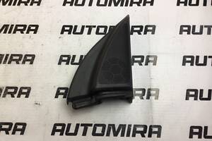 Декоративная накладка двери правой (уголок с динамиком) Toyota Avensis T250 6749105060