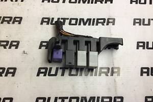 Блок реле Toyota Avensis T27 2009-2012 8275005010