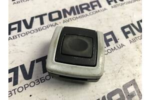 Гачок багажника Toyota Avensis T27 Wagon 2009-6631005040