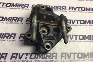 Кронштейн опори двигуна Toyota Corolla 1.4 D-4D 2006-2012 1231533050