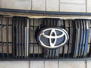 Toyota Land Cruiser Prado J150 решітка радіатора 5310160K60