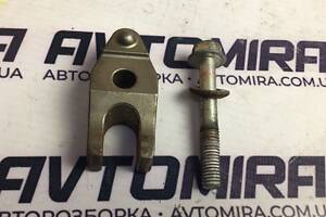 Кронштейн форсунки Toyota Yaris XP9 1.4 D-4D 2006-2011 2369533020