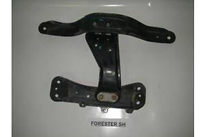 Траверса коробки Subaru Forester (SH) 2008-2012 41011AG011