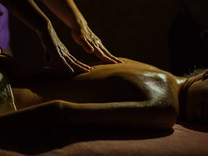 Потрібен майстер у студію масажу.