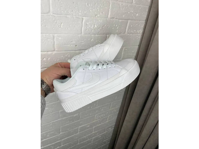 Трендові кросівки nike білі - Фото 1