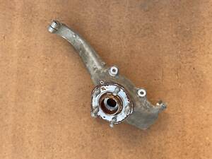 Цапфа левая Tesla 3 1044311-00-E кулак в наличии Tesla m3 оригинал Кулак поворотный передний левый