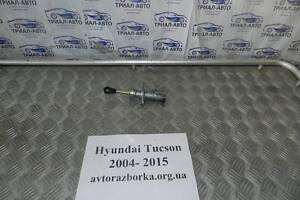 Цилиндр сцепления главный Hyundai Tucson 2004 (б/у)