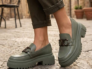 Туфлі лофери жіночі зелені Т1877