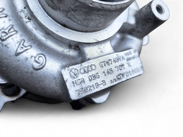 Турбина Audi A4 B7 2.0 TDI лямбда зонд - Фото 5