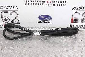 Уплотнитель двери передней правой Toyota RAV-4 III 2005-2012 6231142070B0