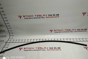 Уплотнитель капота задний Tesla model S 1009153-00-A