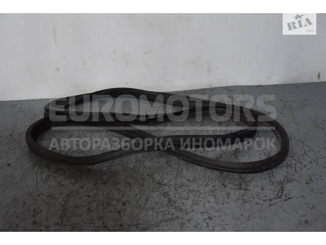 Ущільнювач кришки багажника Hyundai i10 2007-2013 81 175