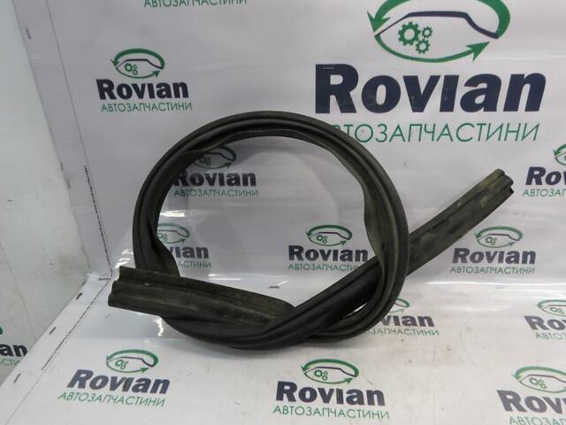 Уплотнитель под капот Renault MEGANE 3 2009-2013 (Рено Меган 3), БУ-285627