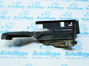 Уплотнитель решетки дворников лев Ford Focus mk3 11-18 CP9Z-5802039-A