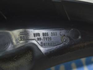 Уплотнитель решетки дворников правый Audi A3 8V 15-20 8V0-805-234-C