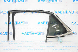 Уплотнитель стекла задний левый со стеклом треугольником Chevrolet Equinox 18 с хром молдингом, тонировка