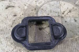 Уплотнительная резинка BMW 5-series F10 N63B44 2011 перед. лев. (б/у)