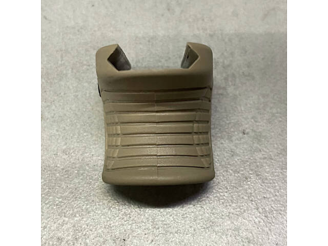 Упор DLG TACTICAL (DLG-151-beige) з гніздом для QD антабки, колір Койот, упор на цівку на планку Пікатінні - Фото 3