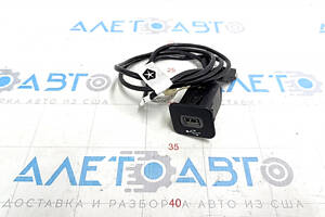 USB Hub центральной консоли Jeep Cherokee KL 14-