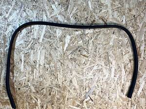 Уплотнитель капота передний Audi A6 C5