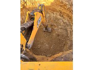 Услуги колесного экскаватора - погрузчика JCB 3CX SUPER в Одессе. Аренда колесного экскаватора JCB 3CX Одесса. Заказать