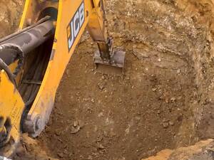 Услуги колесного экскаватора - погрузчика JCB 3CX SUPER в Одессе. Аренда колесного экскаватора JCB 3CX Одесса. Заказать