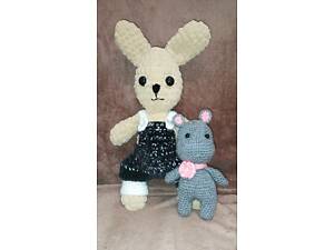 В'язаний зайчик і бегемотик