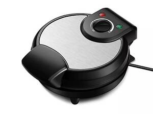 Вафельница электрическая с антипригарным покрытием RAF R-220 1200W 18 см Черно-серебряный (30151395)