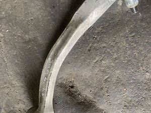 Рычаг левый нижний Skoda Superb 1.8 бензин, б/у.