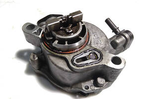 вакуумний насос MN982635 TOYOTA ProAce 13-16; FORD Fiesta 09-17; FIAT Scudo 07-16; PEUGEOT Expert 07-16; MITSUBISHI ASX 10-23; CITROEN Berlingo 08-18; OPEL Combo E 18-; VOLVO V60 10-18; DS 3 Crossback