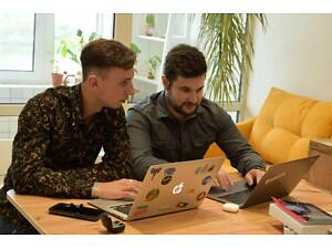 Вчитель програмування: Python, JavaScript, PHP