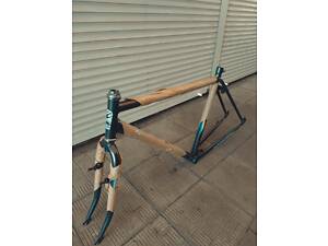 Велосипедная рама lux 28 дюймов Женская , Мужская Украина Люкс