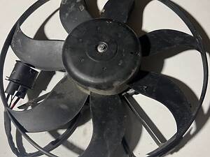 Вентилятор радіатора Volkswagen passat B7