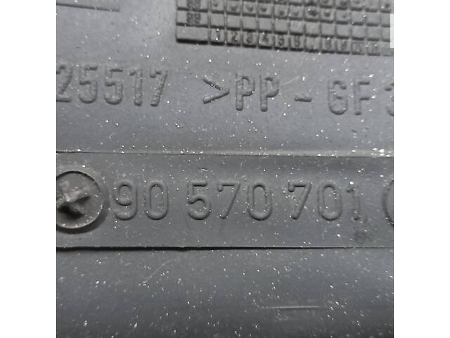 Вентилятор радіатора з диффузором в зборі Opel Omega B Vectra B 90570701