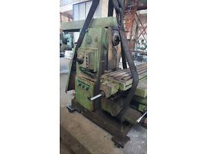 Фрезерный станок горизонтальный 6Р82, комплектный в нормальном состоянии.