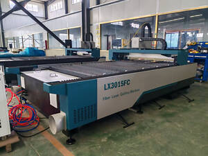 Станок лазерной резки металла LXSHOW LX3015FC (3кВт)