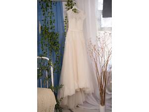 Весільна сукня