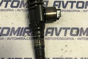 Паливна форсунка Volkswagen Golf 5 2.0 TDI 2003-2009 0414720404