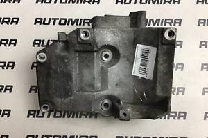 Кронштейн компрессора кондиционера Volkswagen Passat B5 1.9 TDI 1996-2005 038260885C