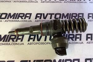 Паливна форсунка дизель для Volkswagen Passat B6 2.0 TDI  038130073BQ