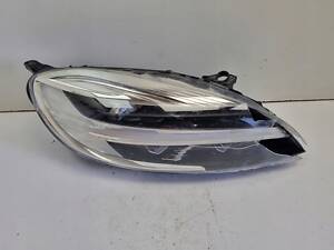 Volvo V40 II XC40 LIFT FRONT LAMP RIGHT правая передняя LED 31420448