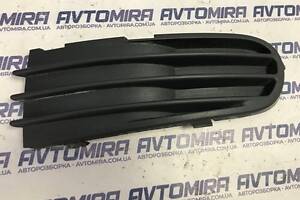 Накладка противотуманной фары левой Volvo V50 2004-2008 30657009