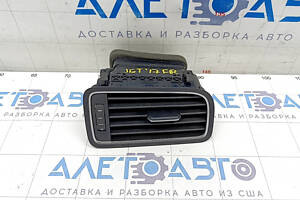Дефлектор воздуховода правый VW Jetta 11-18 USA черный, с накладкой