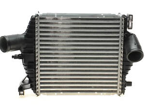 Впускний охолоджувач повітря Valeo 818590 Mercedes Vito, V-Class 6385012901, A6385012901