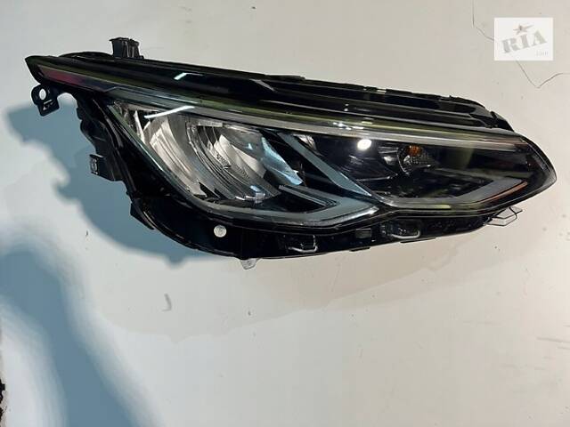 VW GOLF VIII 8 LED ФАРА ПРАВА ЯК НОВА 5H1941006B