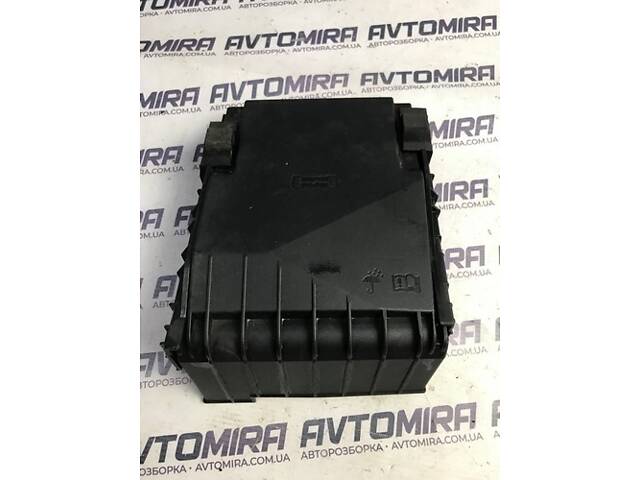 Крышка блока предохранителей VW Passat B6 2005-2010 1K0937132F