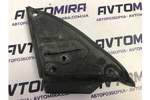 Кронштейн дзеркала правого VW Passat B6 2005-2010 3C0857934