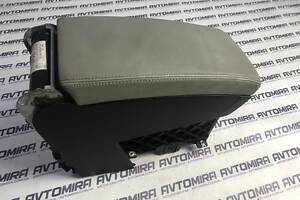 Підлокітник VW Passat B6 2005-2010 3C0864207M