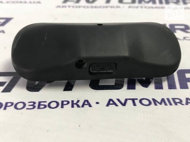 Форсунка омивача лобового стекла VW Passat B6 2005-2010 5M0955985C