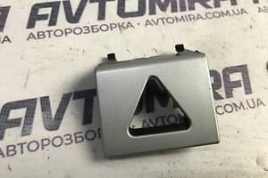 Накладка кнопки аварийной сигнализации VW Passat B6 SN 2005-2010 3C0857368